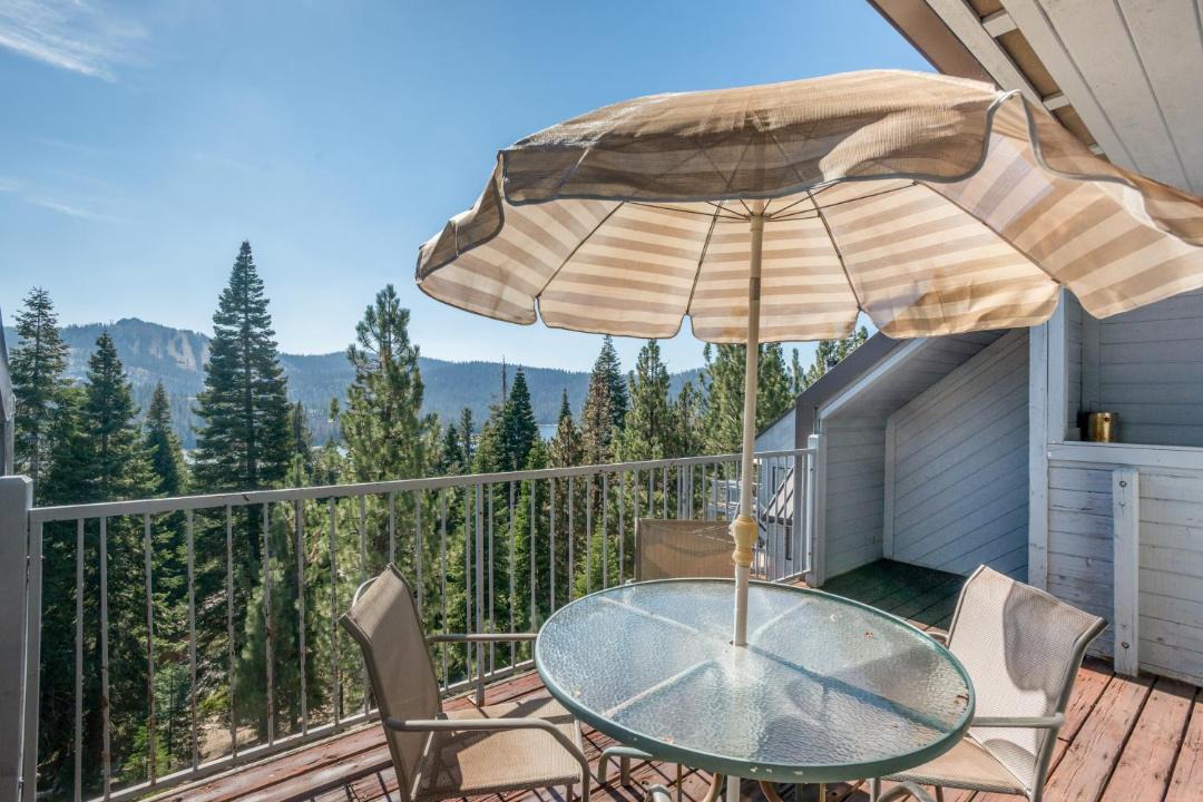 Photo of Patio Balcony in Lakeshore