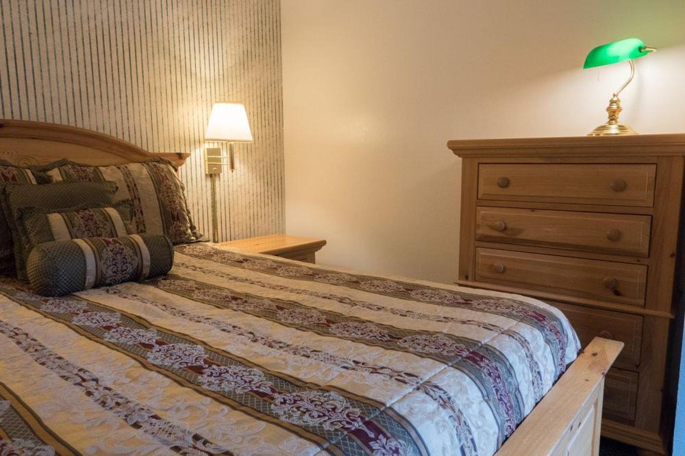 Photo of Bedroom in June Lake