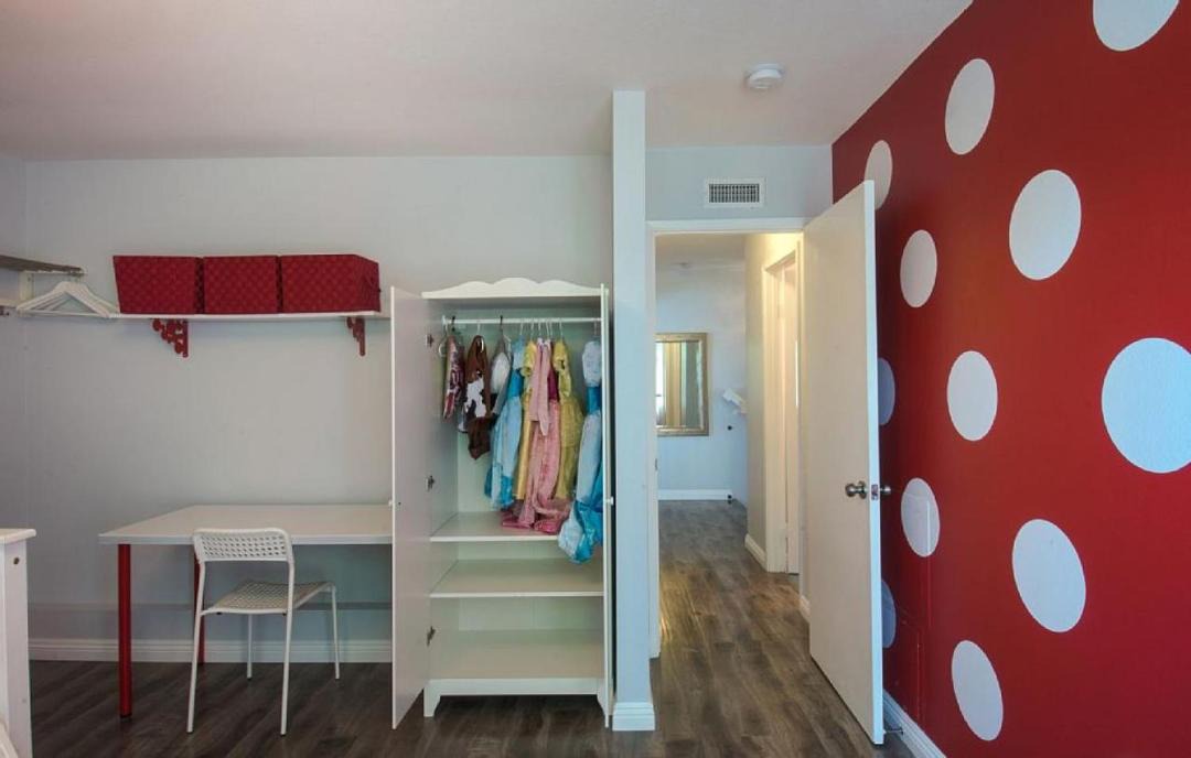 Photo of Livingroom in Anaheim Resort