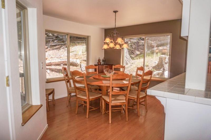 Photo of Livingroom in Fallen Leaf