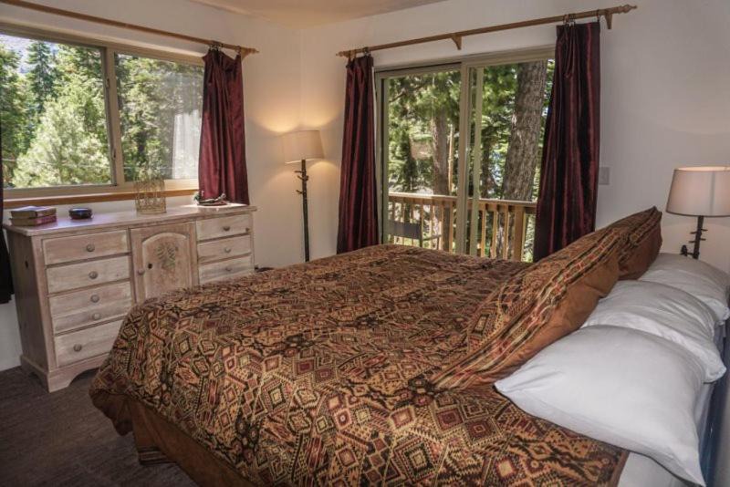 Photo of Bedroom in Fallen Leaf