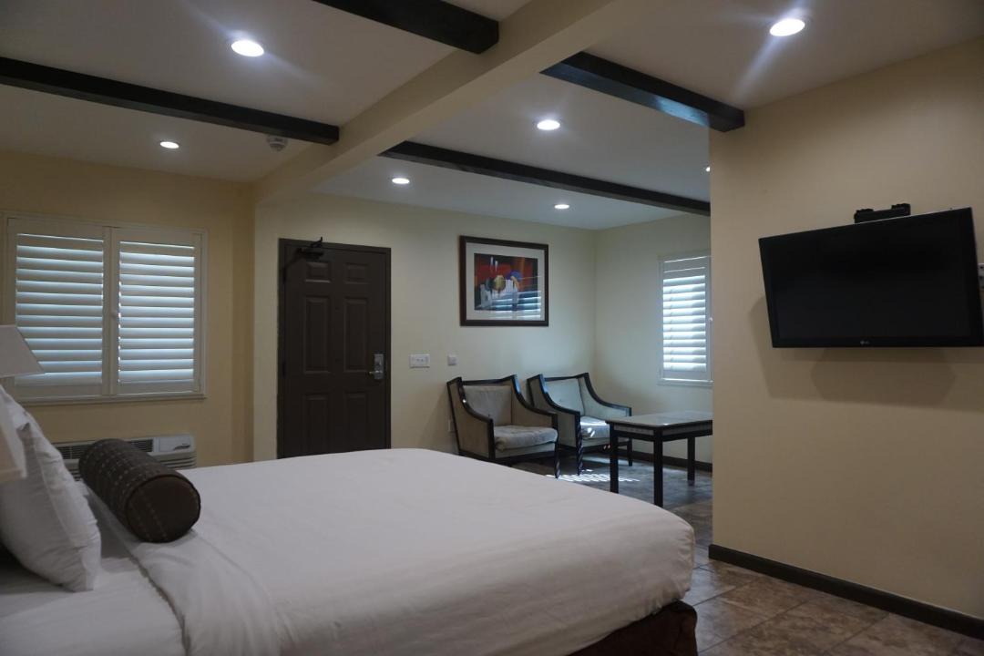 Photo of Bedroom in Pico-Union