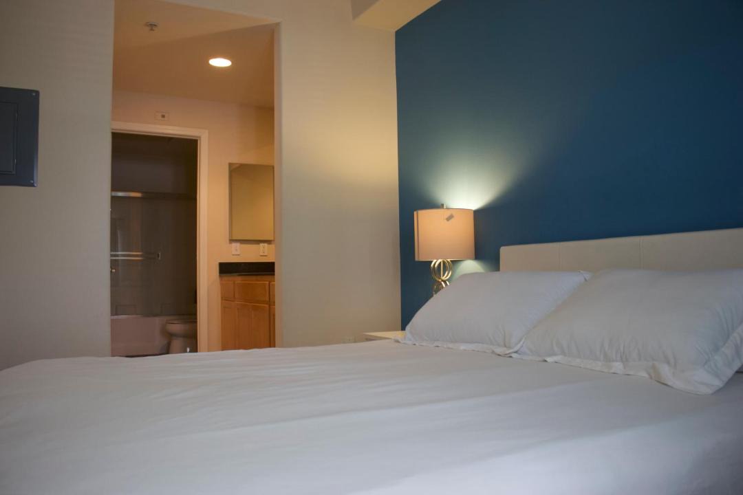 Photo of Bedroom in Miracle Mile