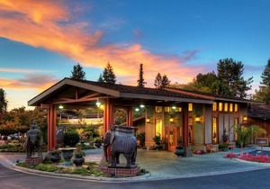Dinah's Garden Hotel