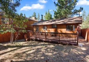 The Cuddle Inn -FREE Kayak, Bike, or Paddle Board Rental! 2BR/ 1BA/ WiFi