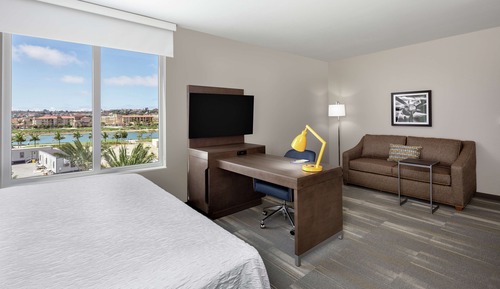 Suite, 1 King Bed (Water View)