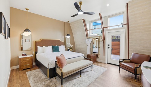Superior Room, 1 King Bed, Patio