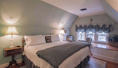 Hampton Suite (3rd Floor)