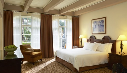 Premium Room, 1 Queen Bed, Bathtub Grab Bars