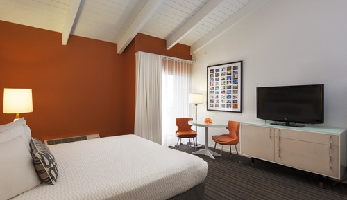Deluxe Room, 1 Queen Bed