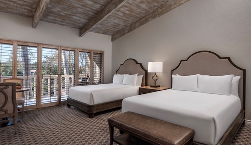 Room, 2 Queen Beds, Mobility Accessible, Pool View