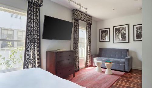Superior King Room with Sofa Bed
