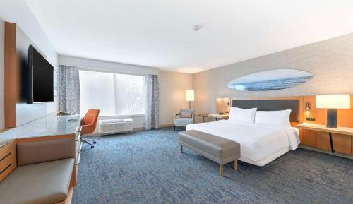 King Room with Bath Tub - Disability Access