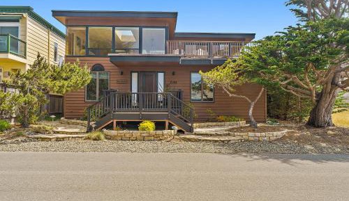 Three-Bedroom Vacation Home 