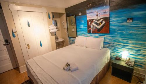 Queen Room with Shared Bathroom