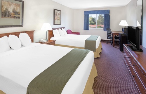 Willows Hotel | Baymont by Wyndham Willows