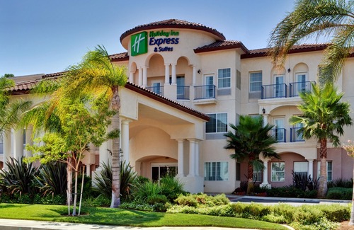 Corona Hotel | Holiday Inn Express Hotel & Suites Corona, an Ihg Hotel