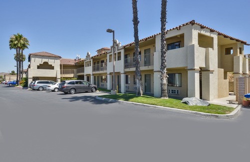 Lake Elsinore Hotel | Quality Inn Lake Elsinore
