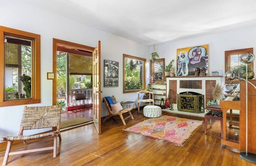 Venice House | Boho-Chic bungalow on highly desirable Venice walk street.