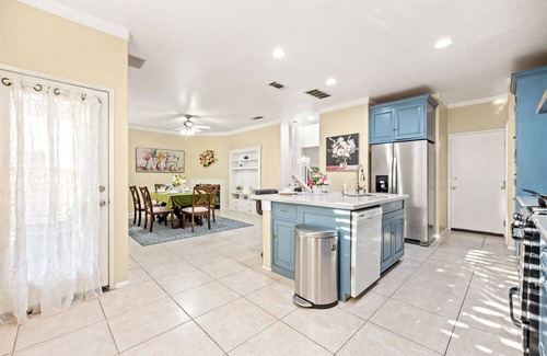 Chino Hills Villa | Elegant & Quiet 4BR Home 7 Beds 2.5BA Near 71 Fwy