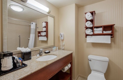 Pacific Hotel | Hampton Inn & Suites Arcata