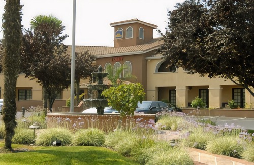 Milpitas Hotel | Best Western Plus Brookside Inn