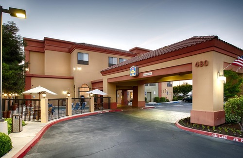 Raisin Hotel | Best Western Plus Fresno Inn