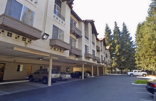 Newhall Hotel | Best Western Plus Airport Plaza