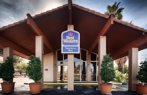 Valencia Hotel | Best Western Valencia/Six Flags Inn & Suites