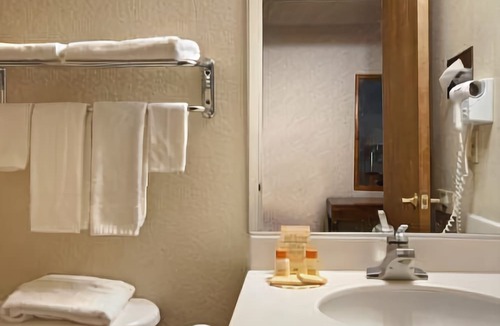 South San Jose Hotel | Days Inn by Wyndham San Jose Convention Center