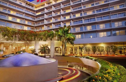 Beverly Hills Hotel | The Beverly Hilton