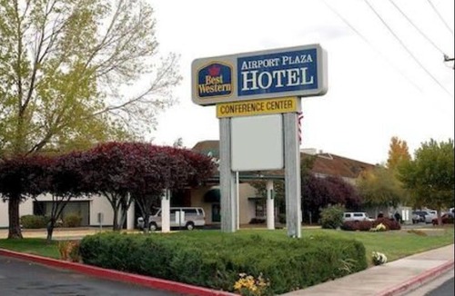Newhall Hotel | Best Western Plus Airport Plaza
