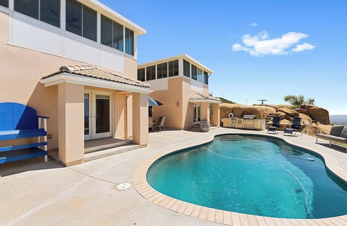 Ramona Cottage | Mountaintop Ramona Home: Private Pool, Near Lake!