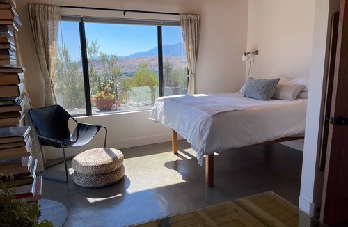 Morongo Valley House | 🌵 Verdin's Nest - Romantic Retreat w/Hot Tub Under the Stars! 🌵
