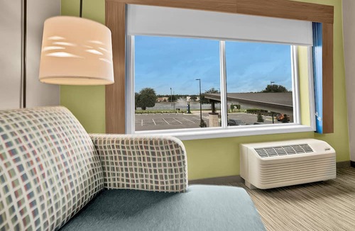 Southside Hotel | Holiday Inn Express Jacksonville South Bartram Prk by IHG