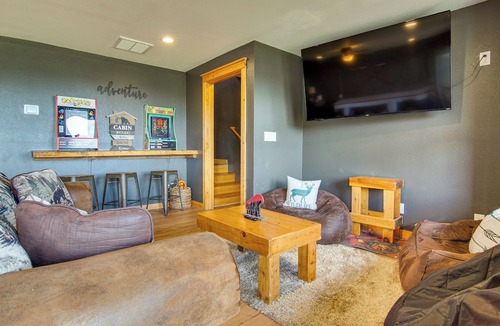 Wolf Laurel Cottage | Ski & Hike: Mars Hill Mountaintop Cabin w/Views