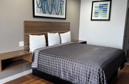 Garden Grove Hotel | National Inn Garden Grove