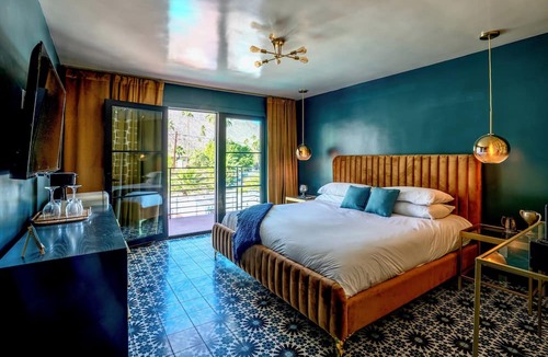 Tahquitz River Estates Hotel | The Stardust Hotel