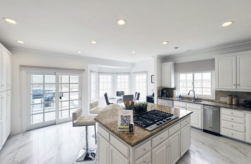 West Los Angeles House | Spacious 5BR Haven with Sparkling Pool (SY-WW)