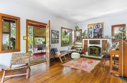 Venice House | Boho-Chic bungalow on highly desirable Venice walk street.