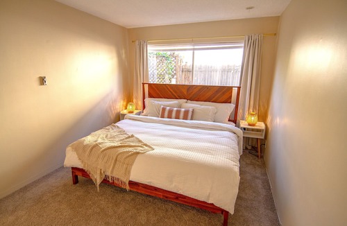 Upper East Apartment | Cozy two bedroom apartment in Downtown Santa Barbara - Walk to anywhere!