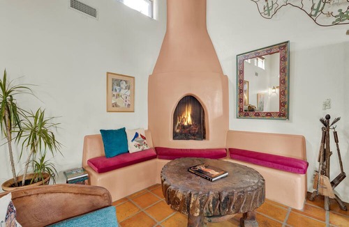 Driftwood House | El Ranchito on 5.78 Acres