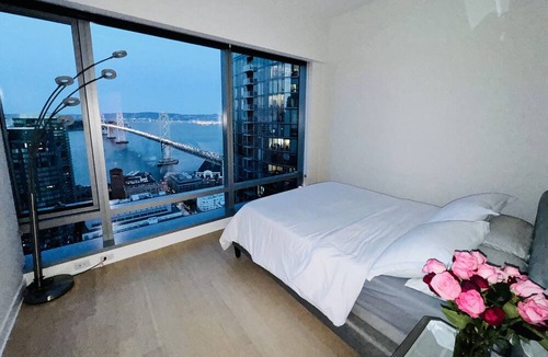 South Beach Apartment | Luxury Penthouse in the Heart of SF with Iconic Panoramic View