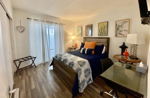 The Mesa House | Palm Springs Tiki Getaway! Pet-Friendly!