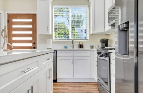 View Park-Windsor Hills House | Chic Hollywood home w/ rooftop