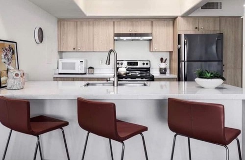 Deepwell Estates Condo | SmokeTree racket club condo in the heart of Palm Springs