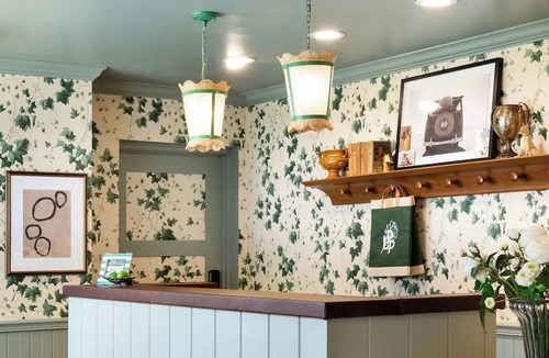 Northeast Carmel House | Free Bfast, Pets Allowed, 3 Suites Double Fireplace at Le Petit Pali at 8th Ave!