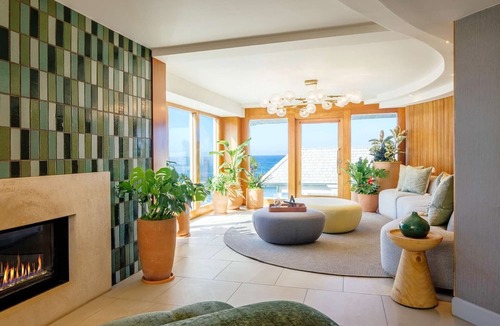 Carlsbad Village Hotel | Experience Soothing Moments & Luxury! Outdoor Pool, Beachfront Property