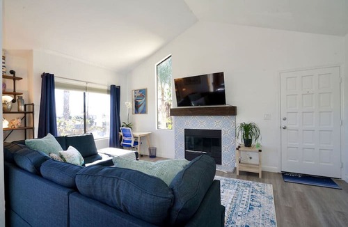Pacific Beach Apartment | 2Bed 2Bath APT walking distance to BEACH and BAY i