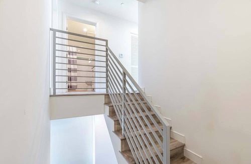 Los Angeles Condo | Walk to Universal: New Townhouse: Garage Prk'g